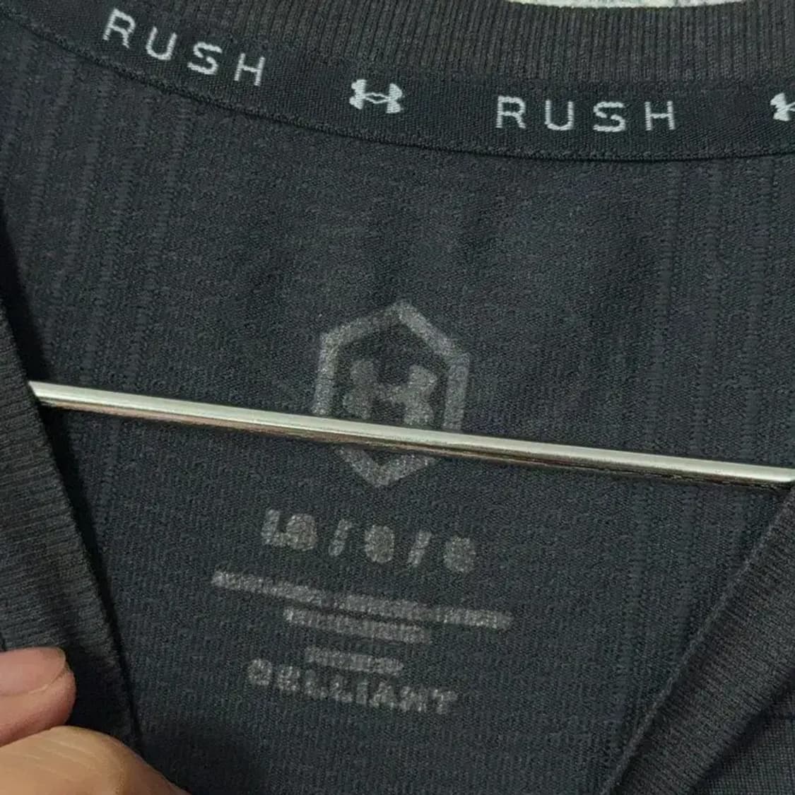 언더아머 블랙 남성 운동 기능성 반팔티 L 상품이미지5