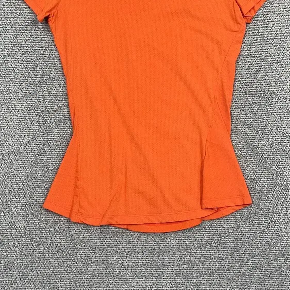 노스페이스 오렌지 로고 여성 운동 기능성 반팔 티 S/85 상품이미지4