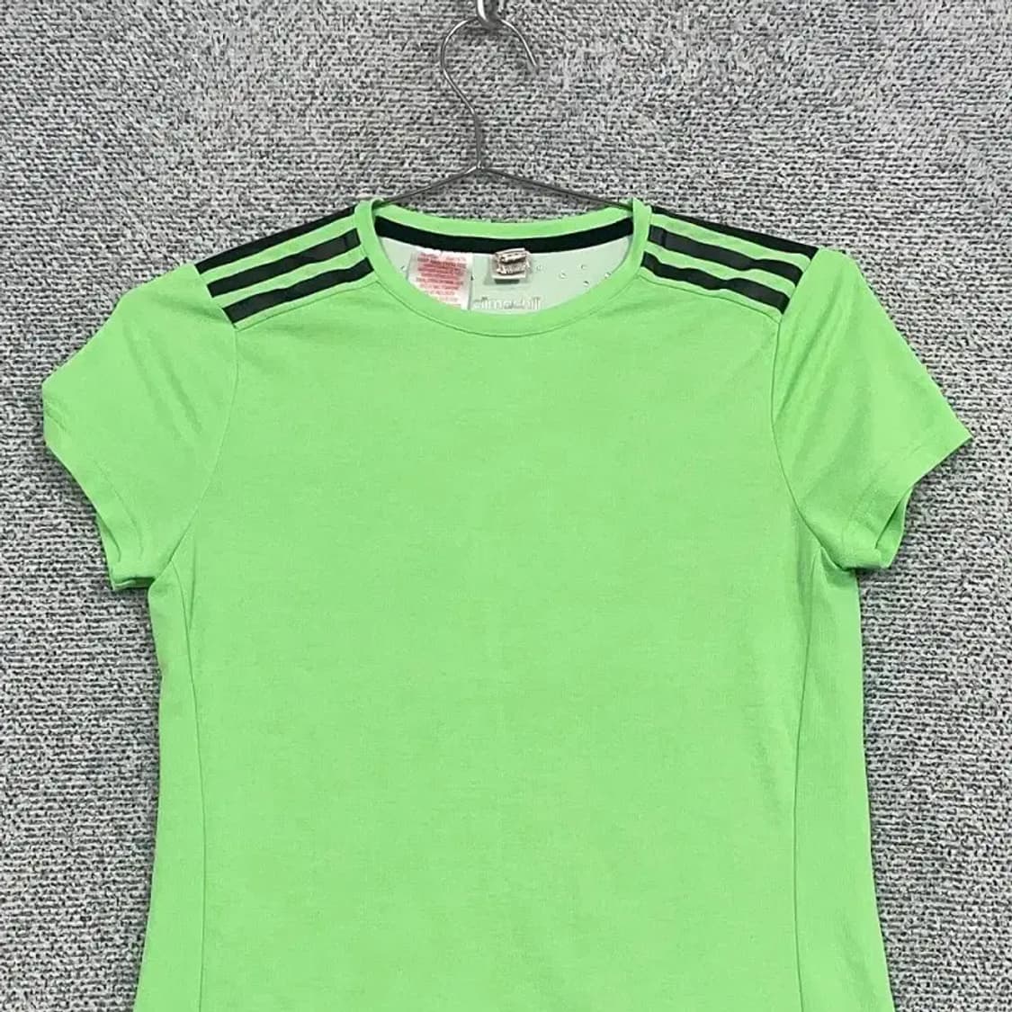 아디다스 라이트 그린 로고 삼선 여성 기능성 반팔 티 XS 상품이미지3