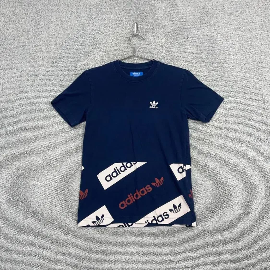 아디다스 불꽃 로고 빈티지 프린팅 네이비 반팔티 85 상품이미지1