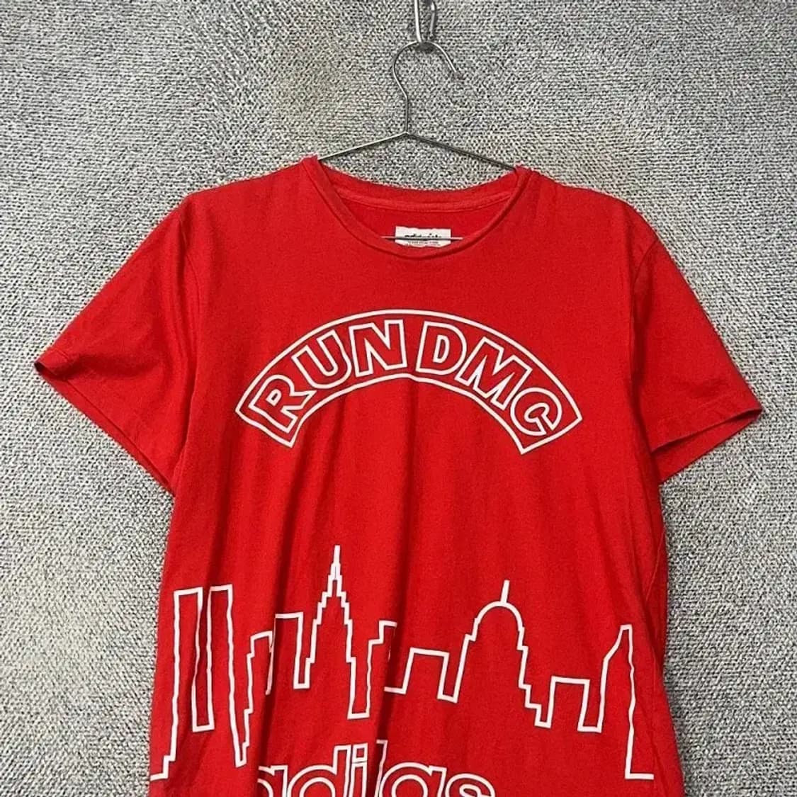 아디다스 런디엠씨 레드 프린팅 반팔티 105 상품이미지3