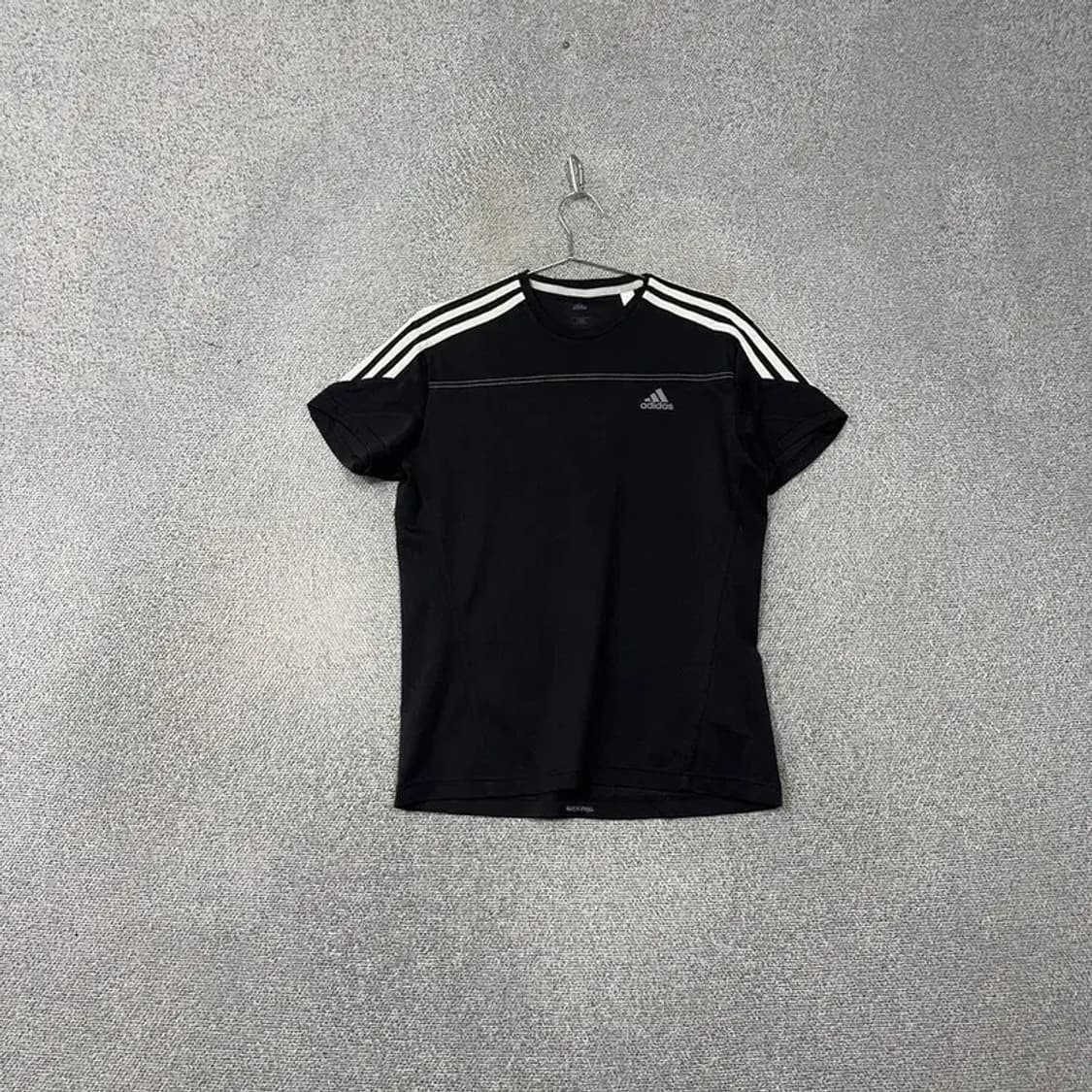 아디다스 블랙 로고 삼선 기능성 반팔티 100 상품이미지1