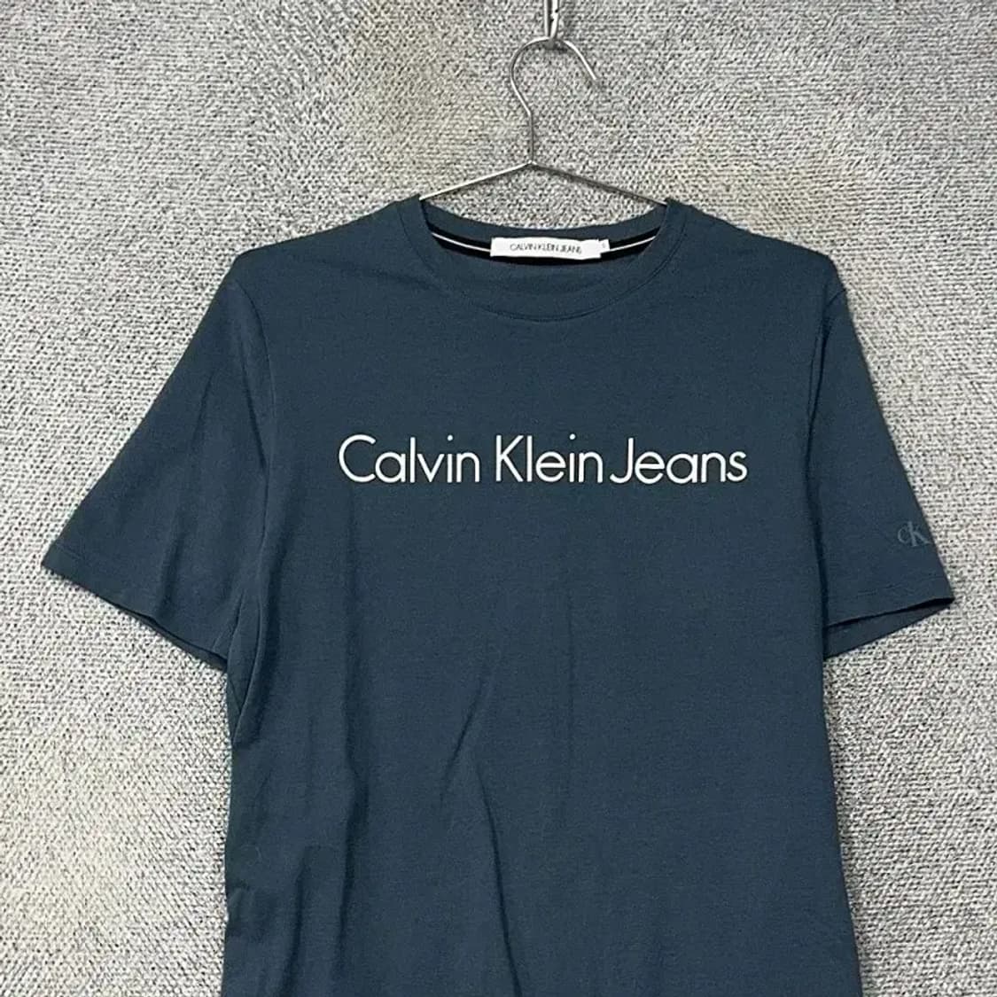 캘빈클라인 스펠 로고 프린팅 블루 반팔 티 S 상품이미지3