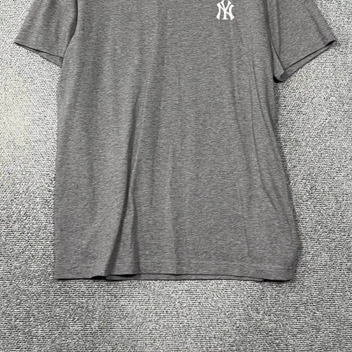 MLB 뉴욕양키즈 로고 남성 그레이 반팔티 105 상품이미지4