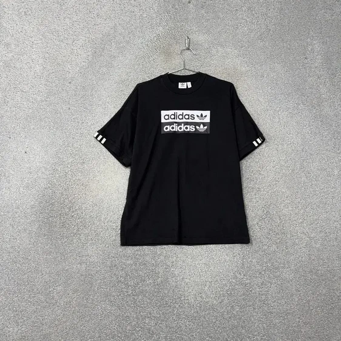 아디다스 프린팅 오버핏 여성 블랙 반팔 티 XS 상품이미지1