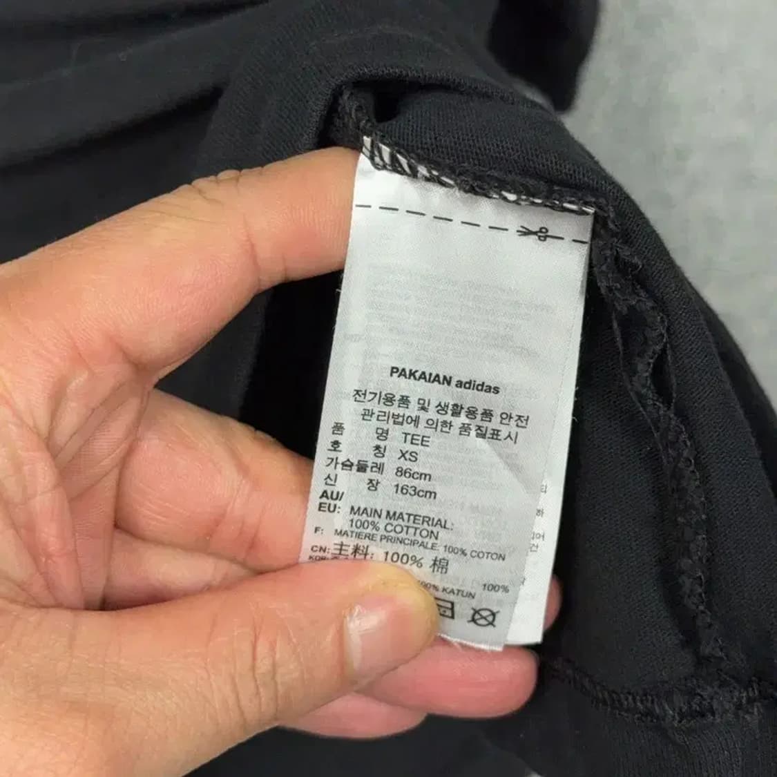 아디다스 프린팅 오버핏 여성 블랙 반팔 티 XS 상품이미지4