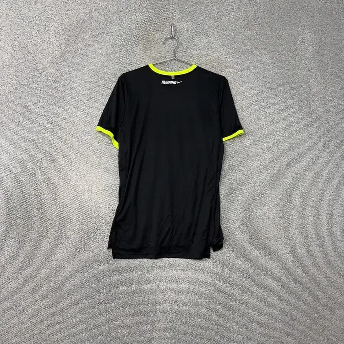 나이키 러닝 드라이핏 로고 프린팅 기능성 운동 반팔티 M 상품이미지2