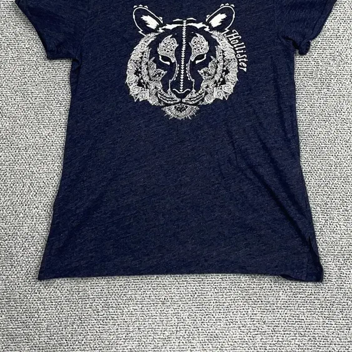 홀리스터 타이거 자수 숏 네이비 반팔 티 XS 상품이미지4