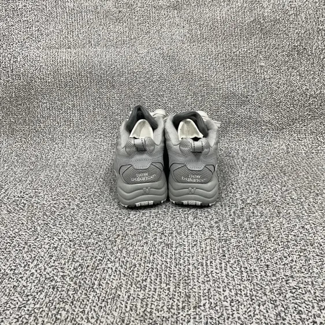 뉴발란스 708 그레이 스니커즈 220 상품이미지2