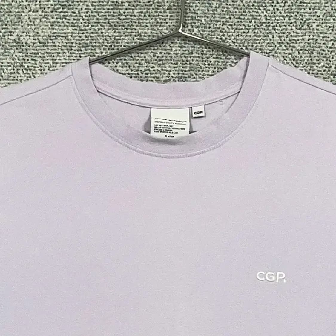 코드그라피 로고 자수 라이트 퍼플 반팔 티 S 상품이미지3