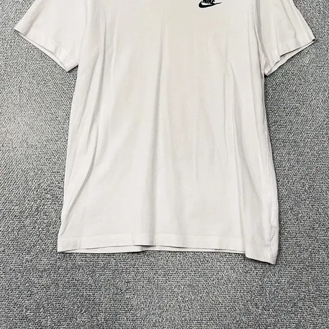 나이키 화이트 로고 캐주얼 반팔 티 M 상품이미지4