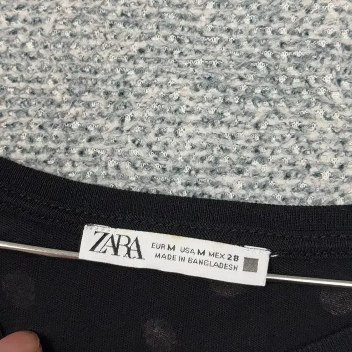 자라 도트 패턴 블랙 반팔티 M 상품이미지5