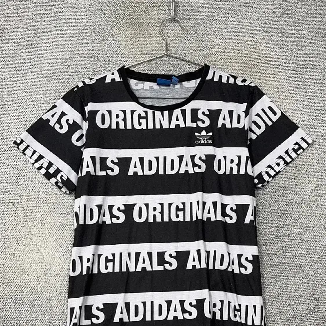 아디다스 멀티로고 블랙 반팔 티 L 상품이미지3