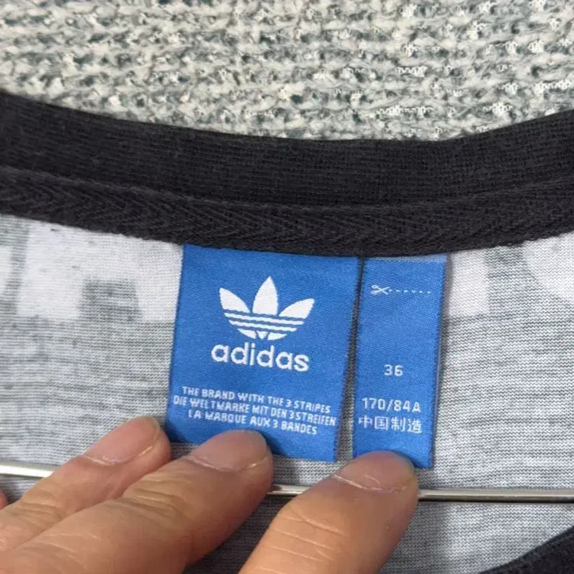 아디다스 멀티로고 블랙 반팔 티 L 상품이미지5