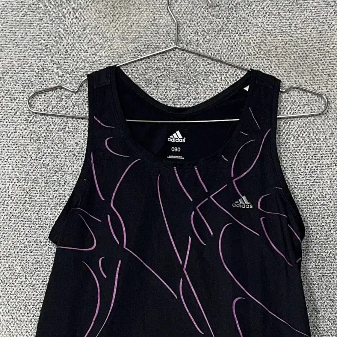 아디다스 블랙 로고 운동 기능성 나시 민소매 090 상품이미지3