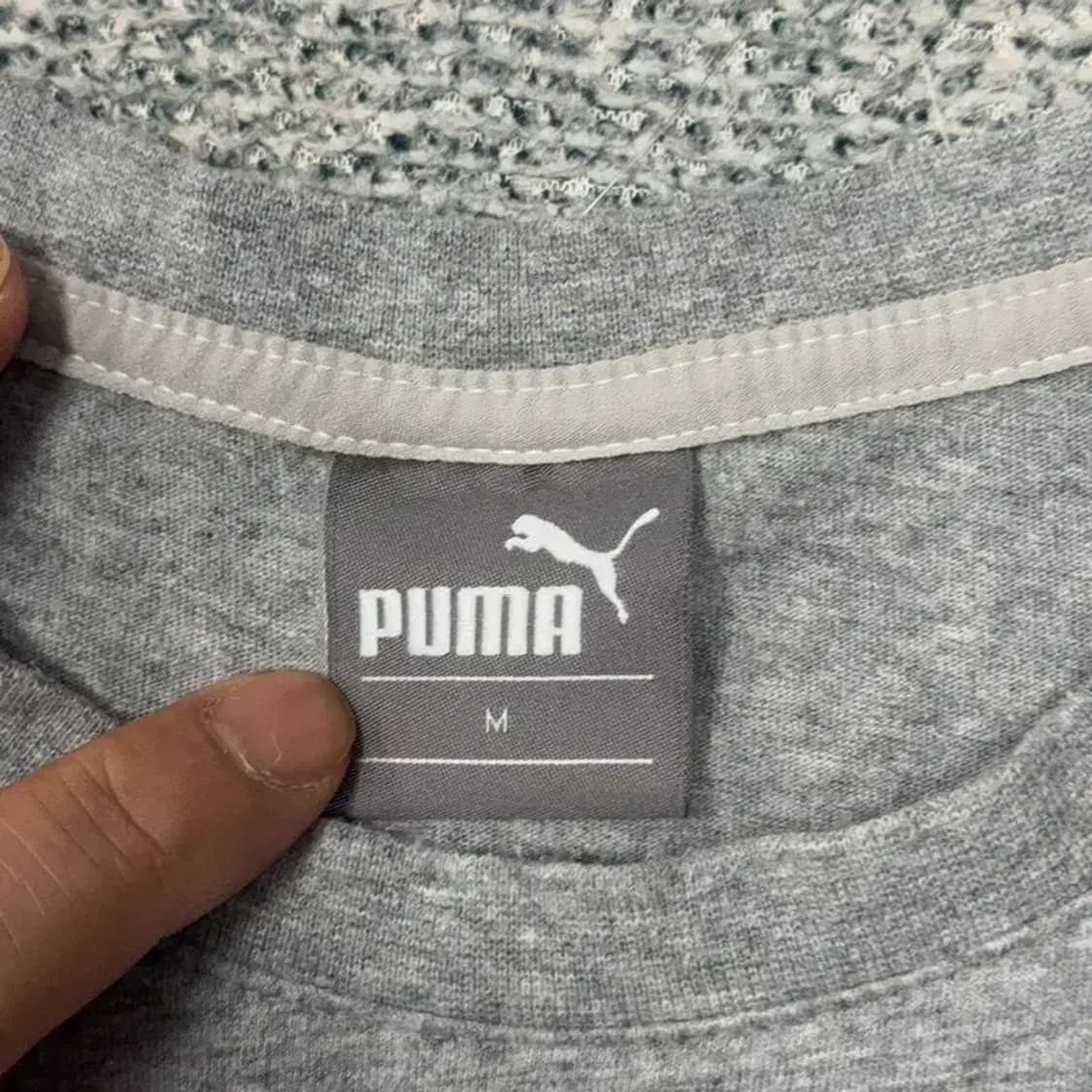 푸마 로고 라이트 그레이 반팔 티 M 상품이미지3