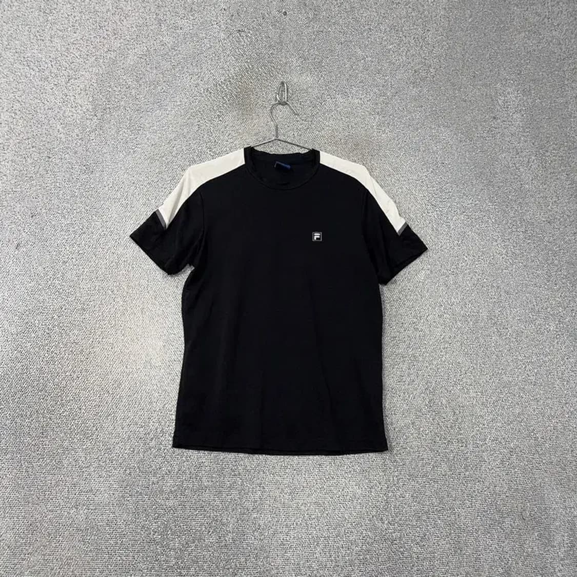 휠라 블랙 로고 남성 기능성 반팔 티 95 상품이미지1