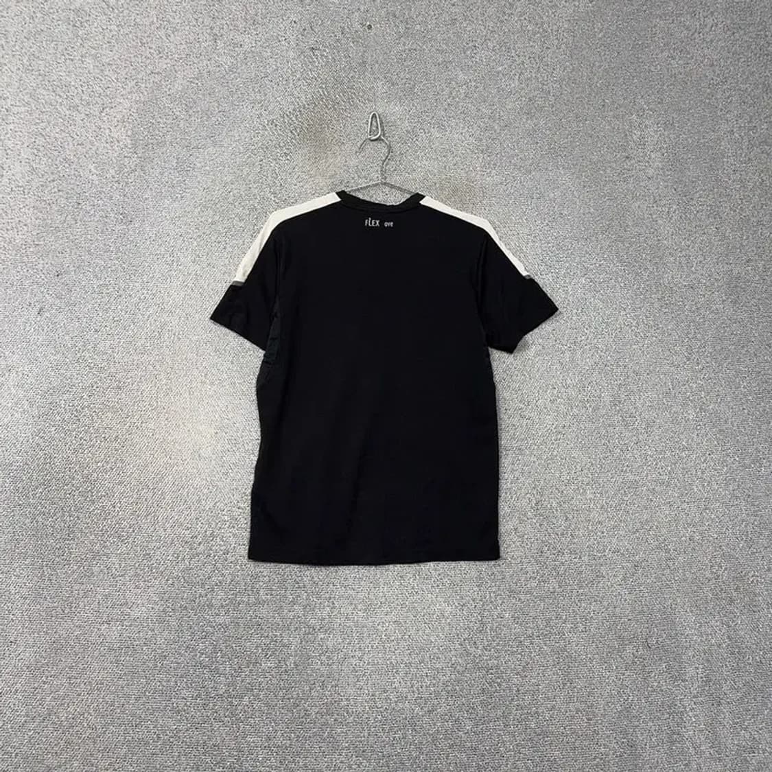 휠라 블랙 로고 남성 기능성 반팔 티 95 상품이미지2