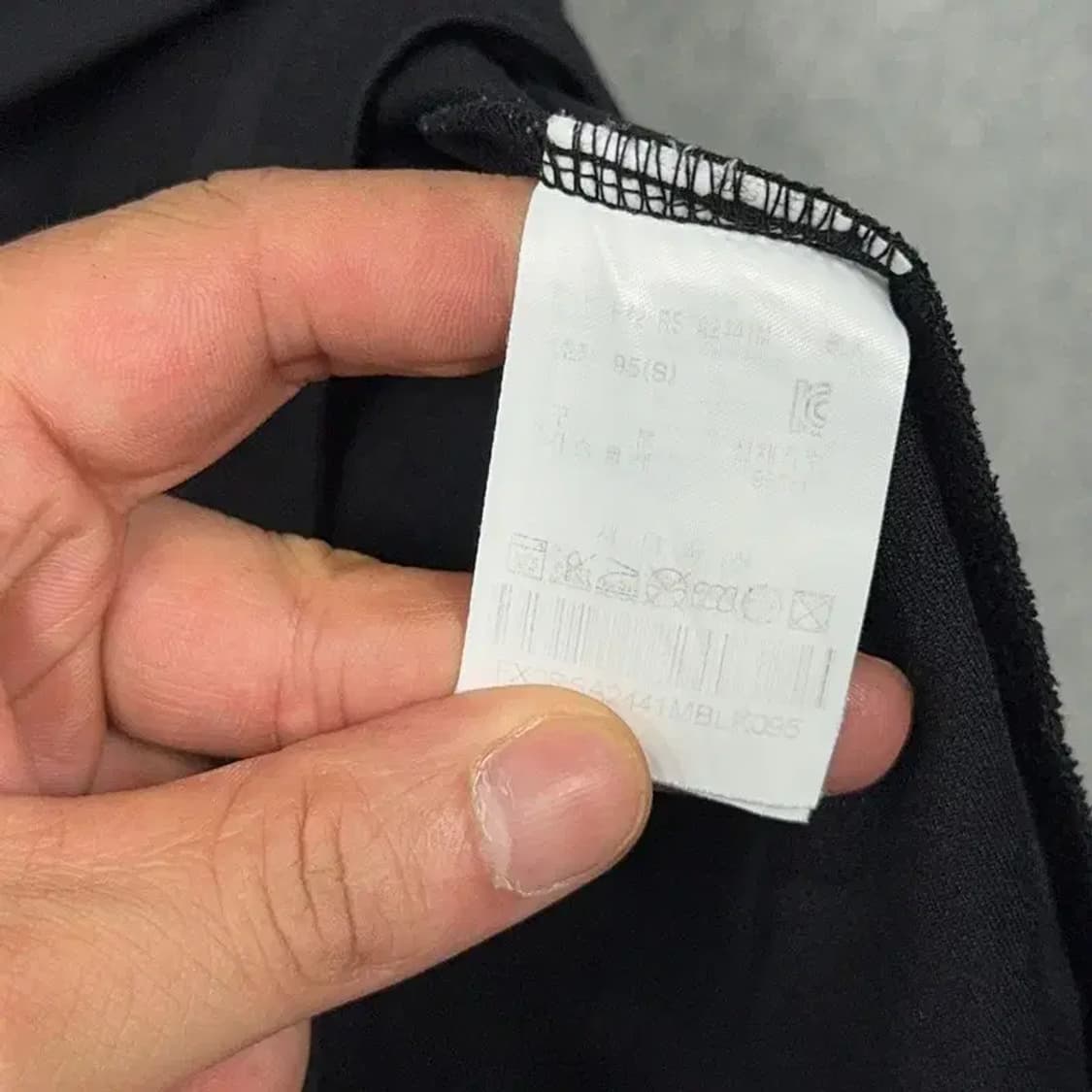 휠라 블랙 로고 남성 기능성 반팔 티 95 상품이미지4