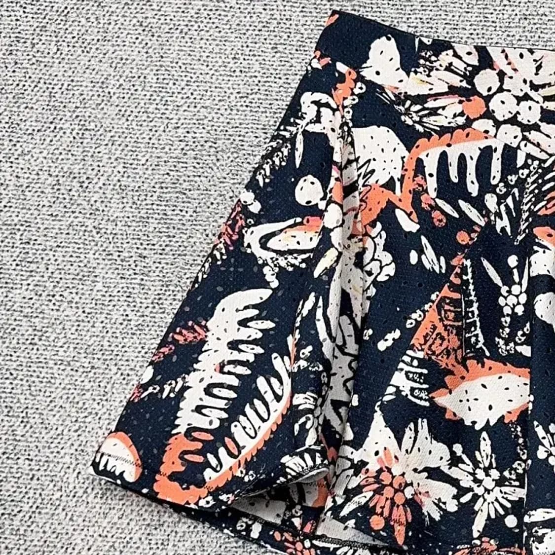 SJSJ 한섬 플라워 패턴 네이비 미니스커트 64-94 상품이미지3