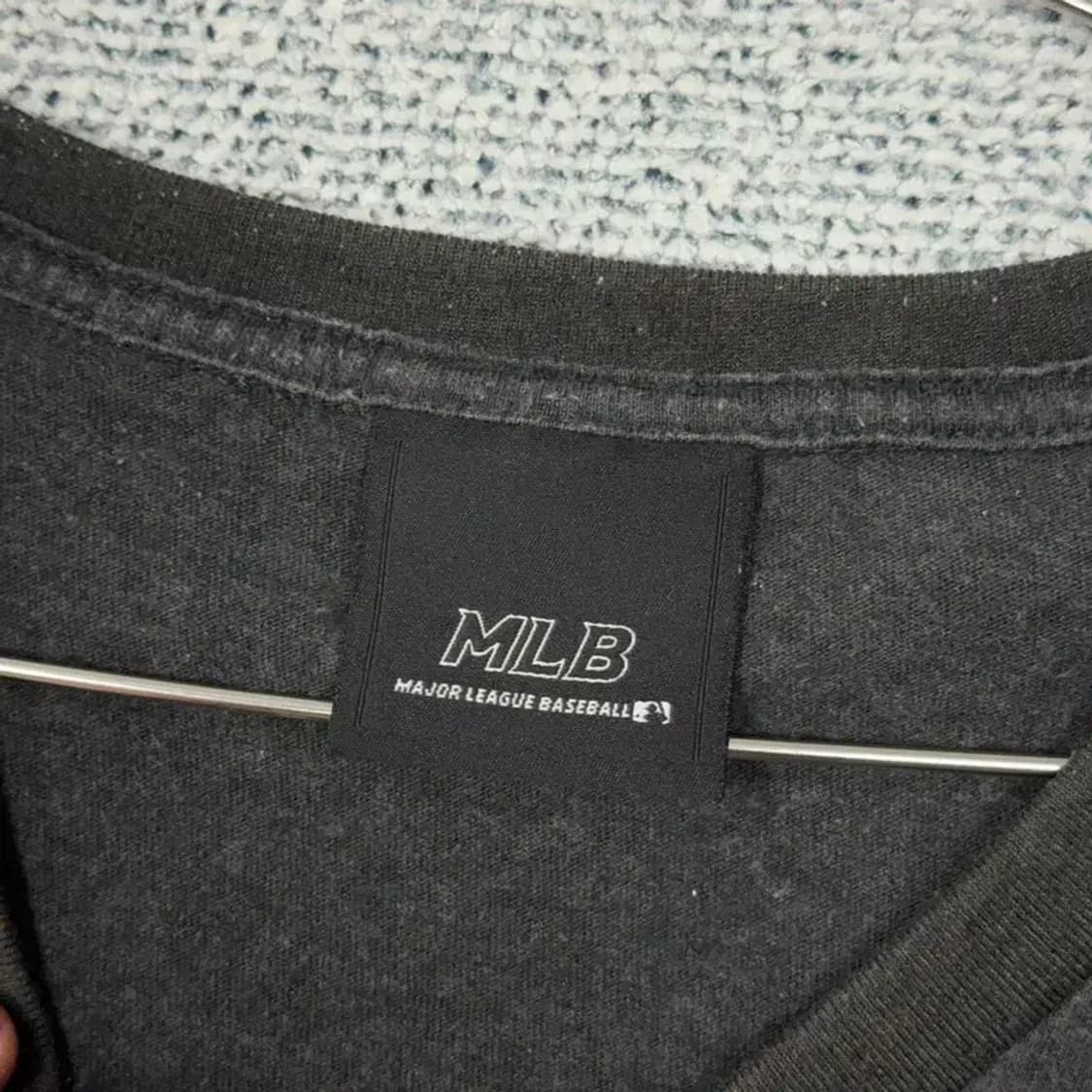 MLB 뉴욕양키즈 브이넥 반팔티 100 상품이미지3