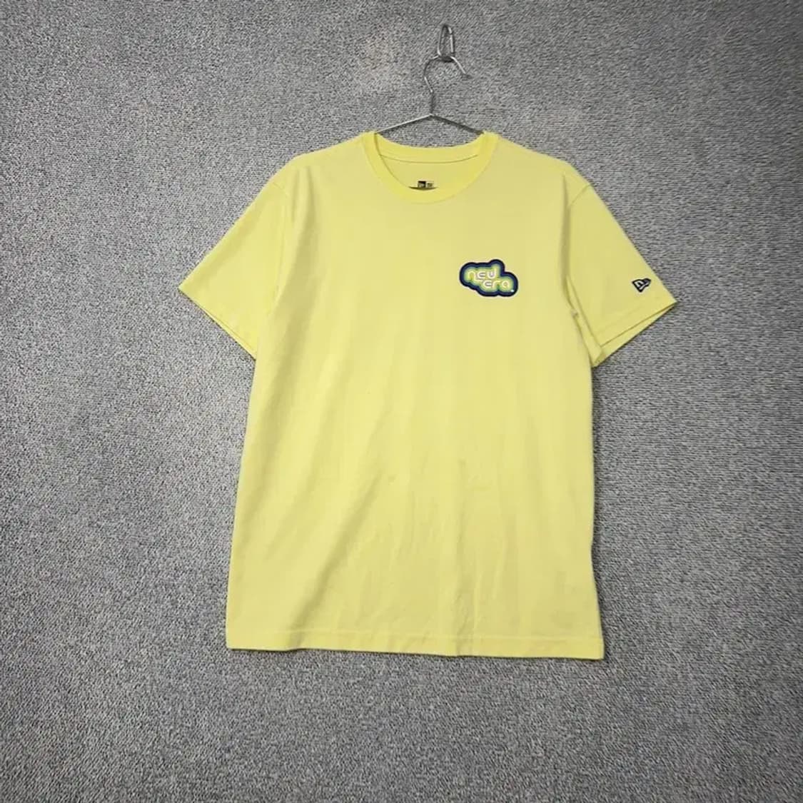 뉴에라 옐로우 프린팅 반팔 티 L 상품이미지1