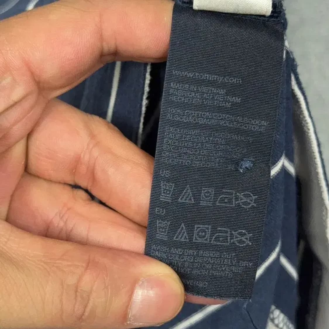 타미힐피거 스트라이프 네이비 로고 반팔 카라티 L/G 상품이미지3