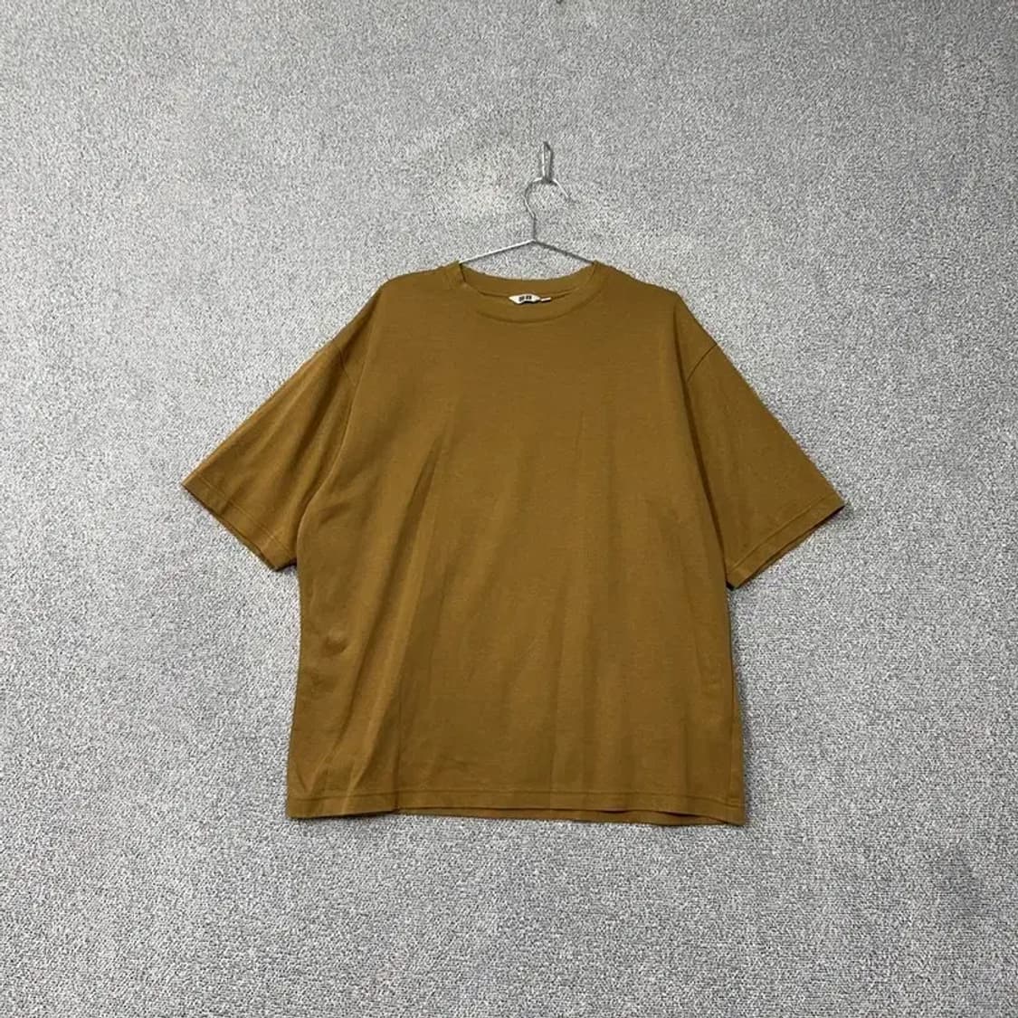 유니클로 U 오버핏 에어리즘 카멜 반팔 티 XXL 상품이미지1