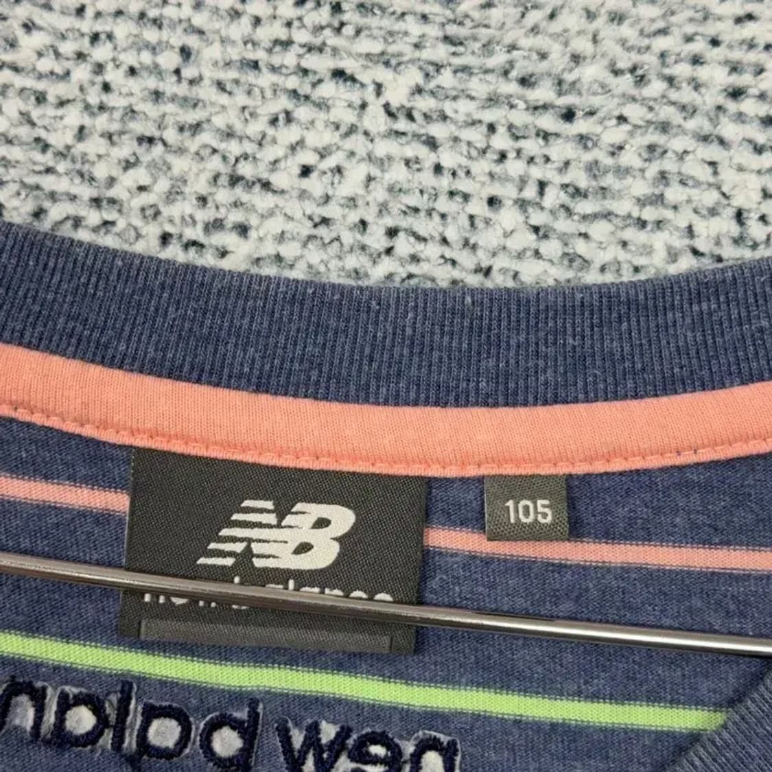 뉴발란스 스트라이프 네이비 반팔 티 105 상품이미지3
