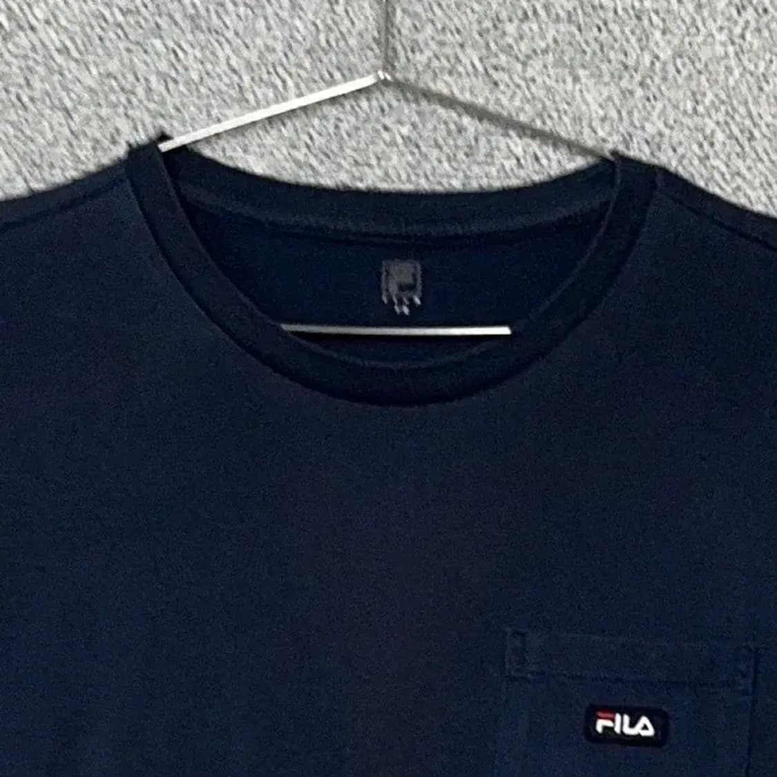 휠라 네이비 로고 포켓 반팔 티 110 상품이미지3