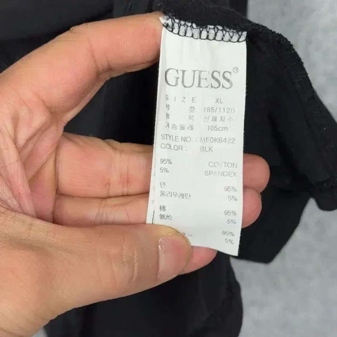 게스 삼각 로고 프린팅 블랙 반팔 티 X-LARGE 상품이미지4