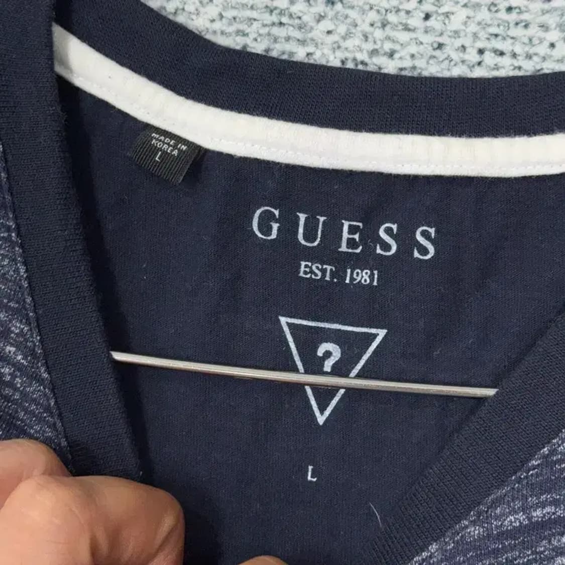 게스 남성 캐주얼 네이비 반팔 티 L 상품이미지3