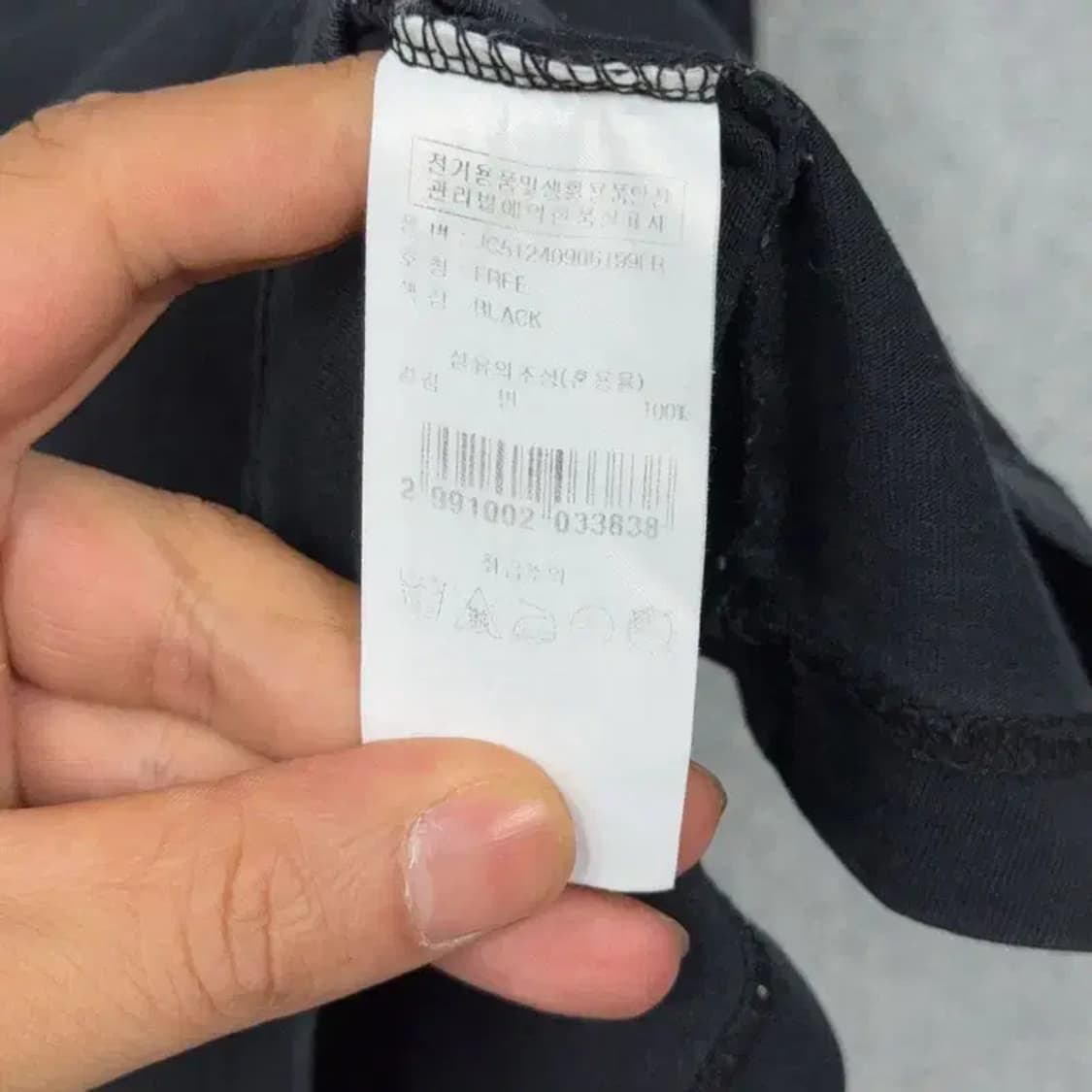 쥬시 꾸뛰르 프린팅 블랙 반팔 티 FREE 상품이미지4