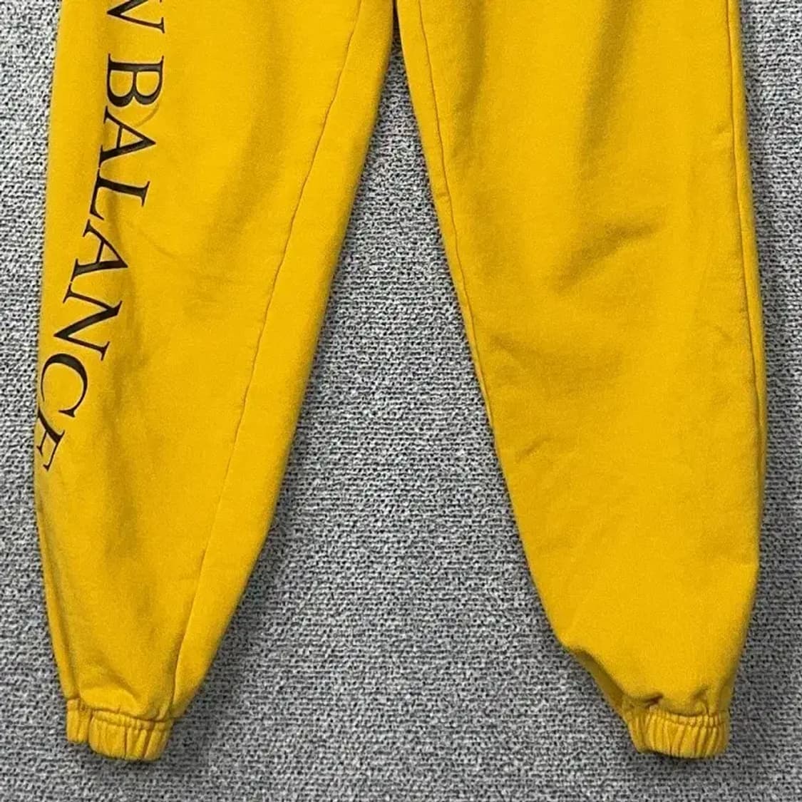 뉴발란스 프린팅 옐로우 조거팬츠 S 상품이미지4