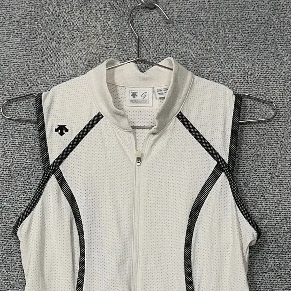 데상트 로고 화이트 기능성 조끼 바람막이 S 상품이미지3