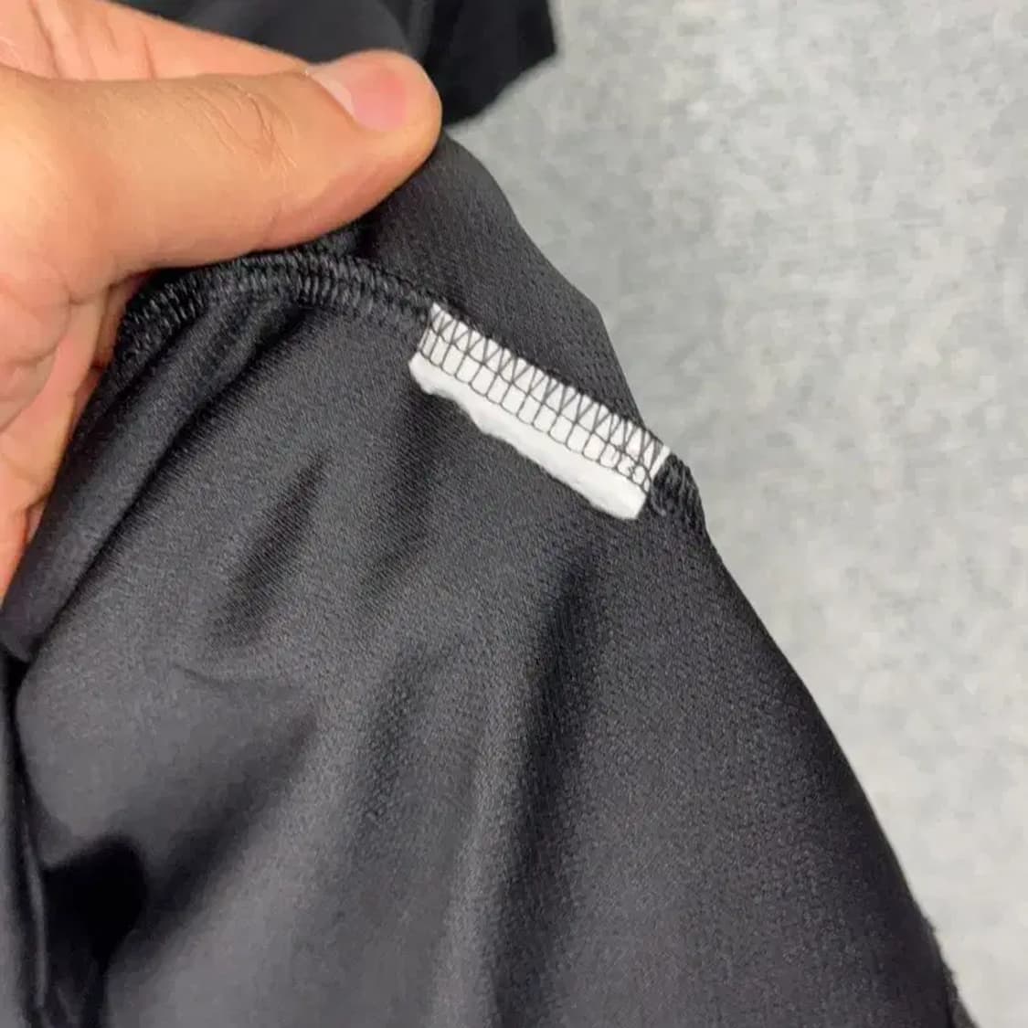 아디다스 블랙 로고 운동 기능성 반팔 티 L 상품이미지5