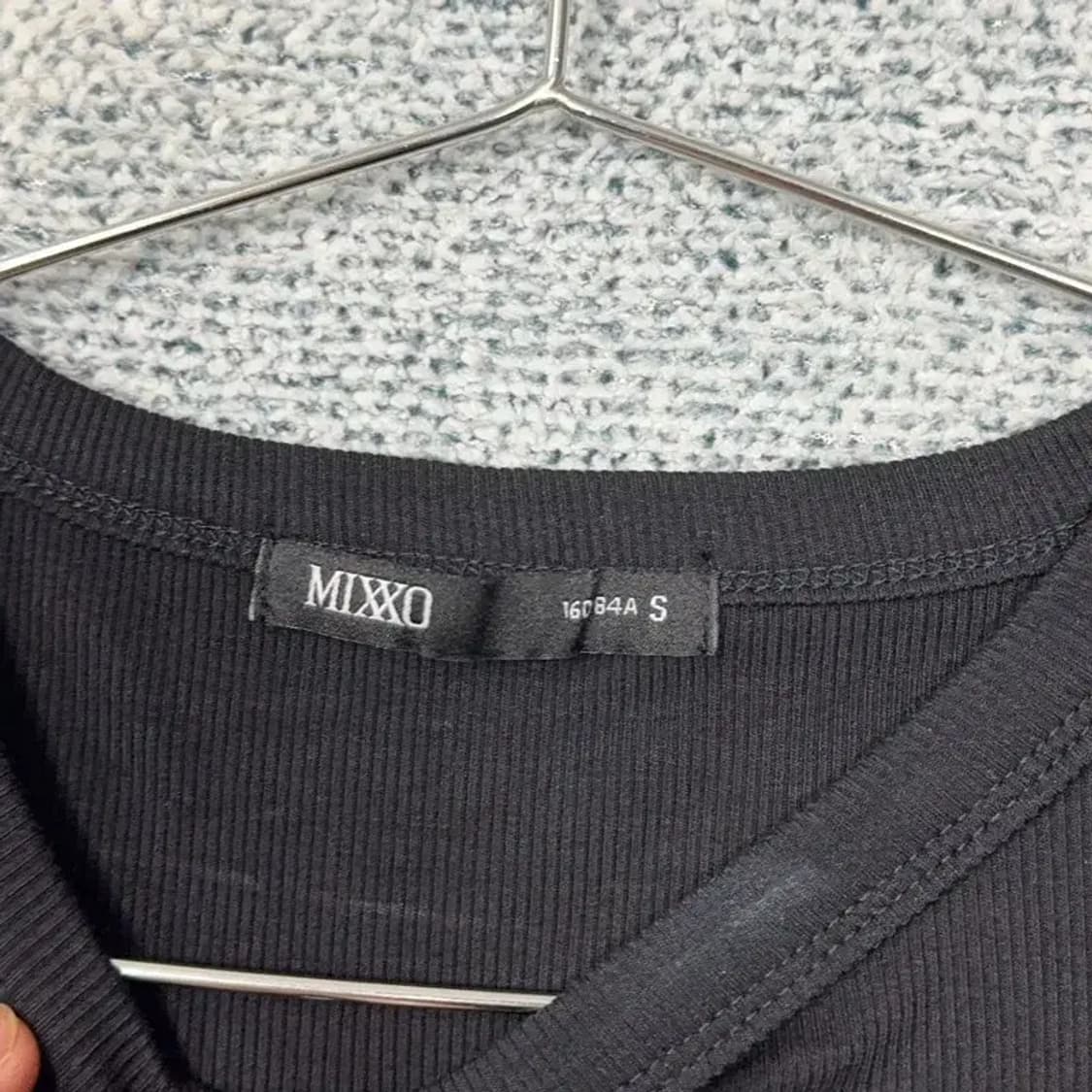 미쏘 블랙 무지 레이온 크롭 반팔 티 S 상품이미지3