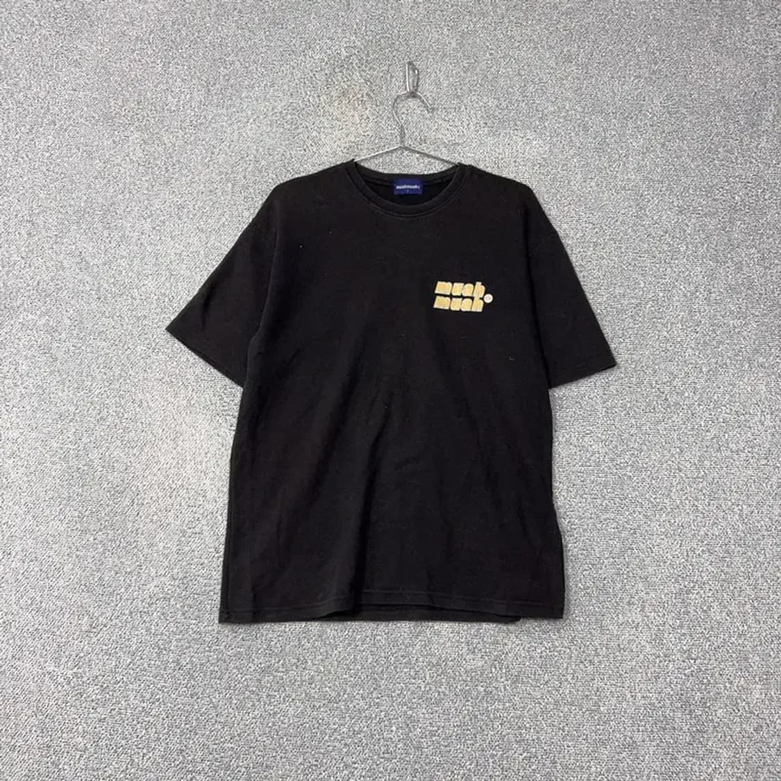 무아무아 블랙 로고 프린팅 반팔 티 F 상품이미지1