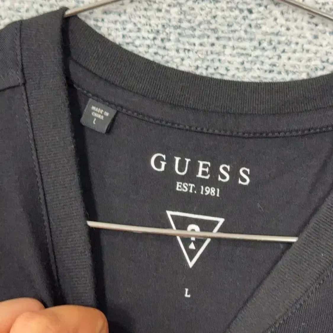 게스 프린팅 블랙 반팔 티 L 상품이미지3