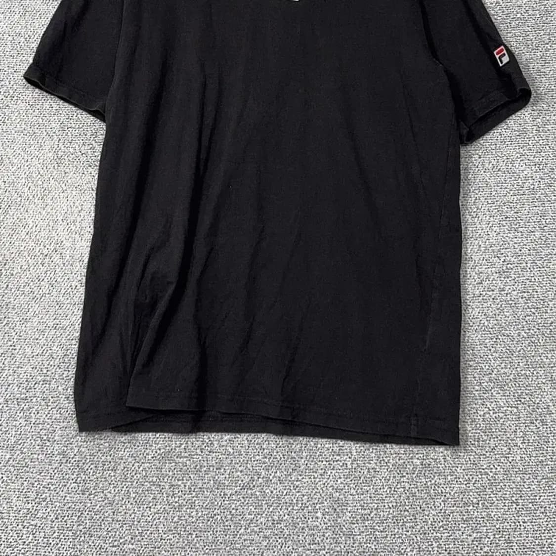 휠라 스펠 로고 블랙 반팔 티 MEDIUM 상품이미지4