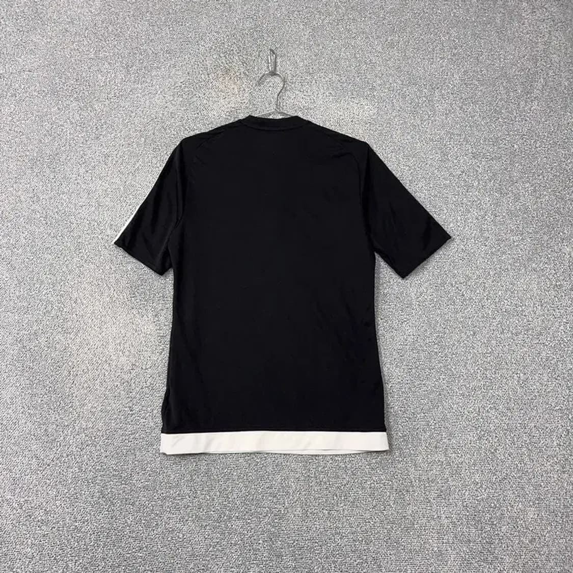 아디다스 블랙 로고 삼선 기능성 반팔 티 M 상품이미지2