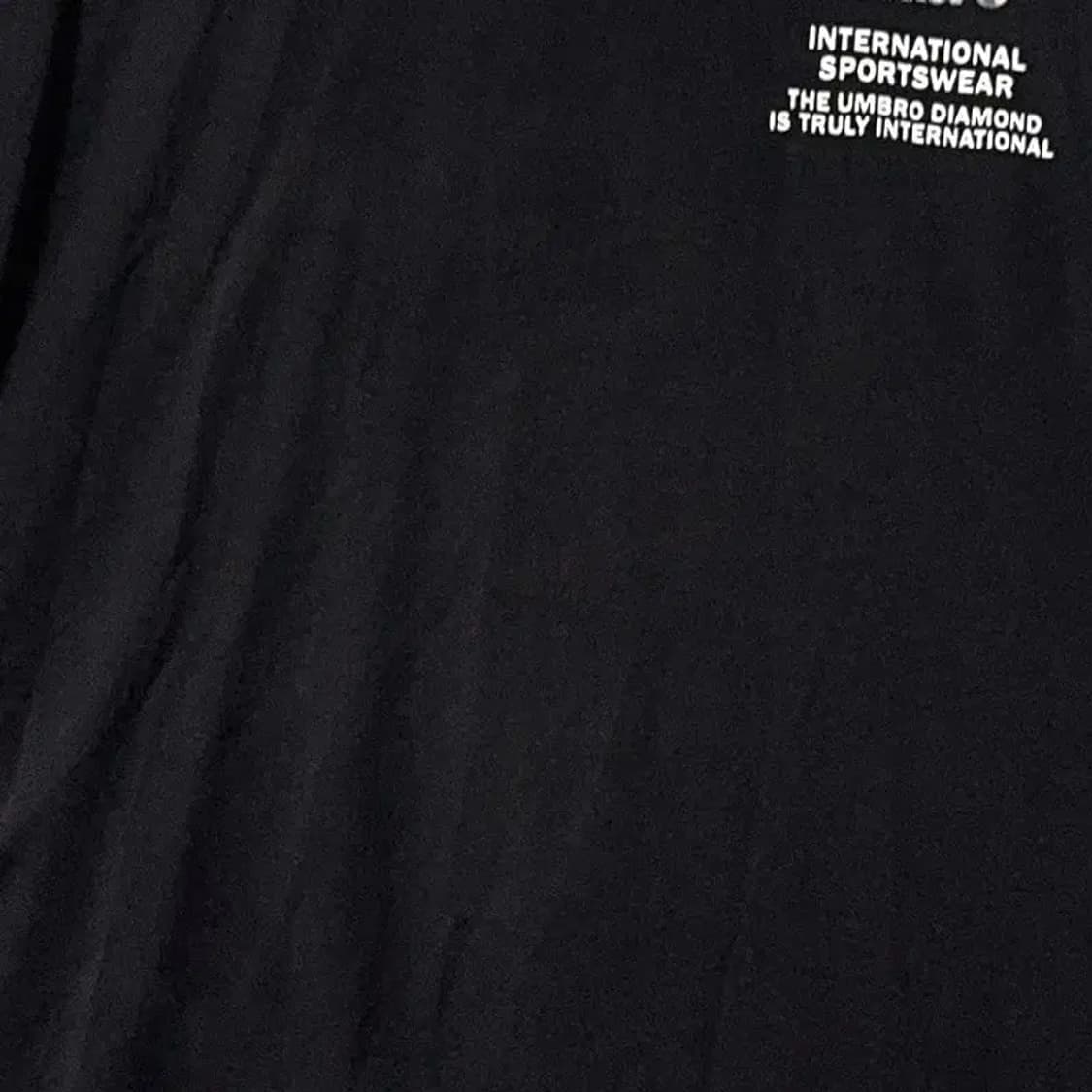 엄브로 블랙 프린팅 박스핏 반팔 티 110 상품이미지4