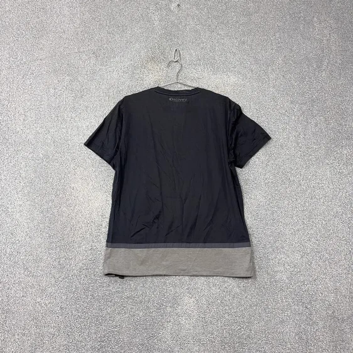 디스커버리 블랙 캐주얼 반팔 티 105 상품이미지2