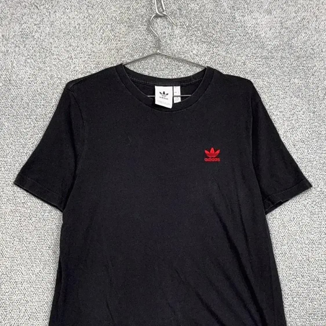 아디다스 블랙 불꽃 로고 반팔 티 M 상품이미지3