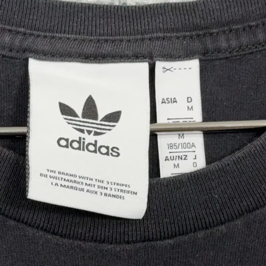 아디다스 블랙 불꽃 로고 반팔 티 M 상품이미지5