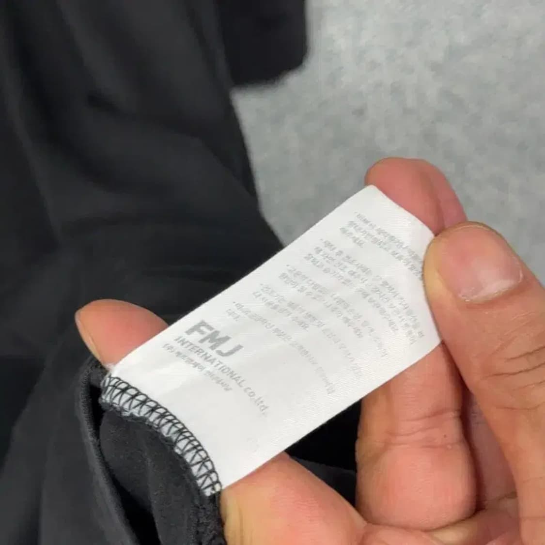 FP142 블랙 로고 반팔티 XL 상품이미지7