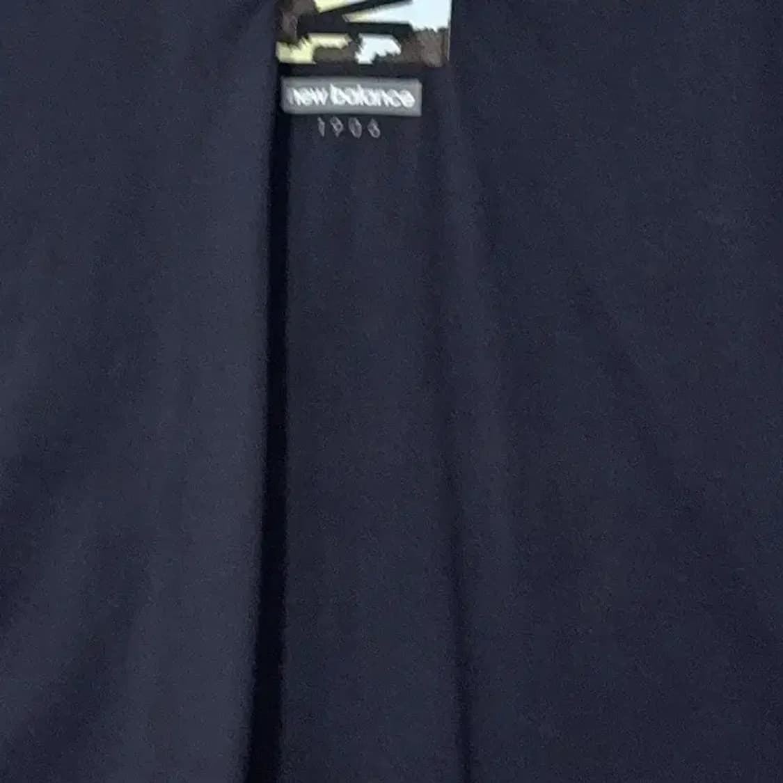 뉴발란스 프린팅 네이비 민소매 나시 M 상품이미지5