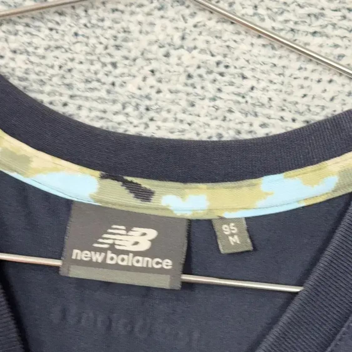 뉴발란스 프린팅 네이비 민소매 나시 M 상품이미지6