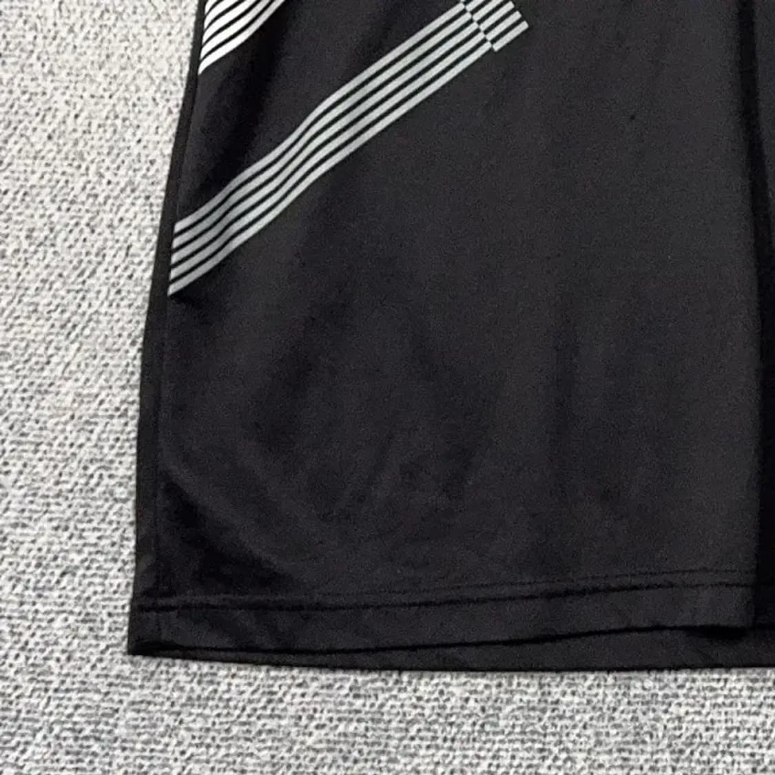 아웃도어 프로덕츠 프린팅 블랙 반팔 티 5L 상품이미지3