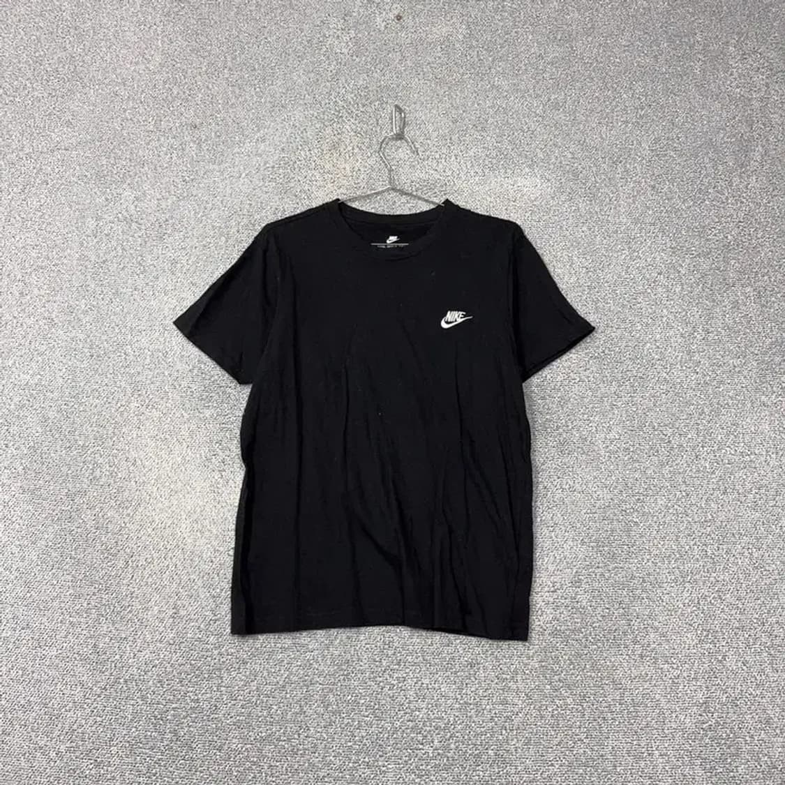 나이키 블랙 로고 캐주얼 반팔 티 M 상품이미지1